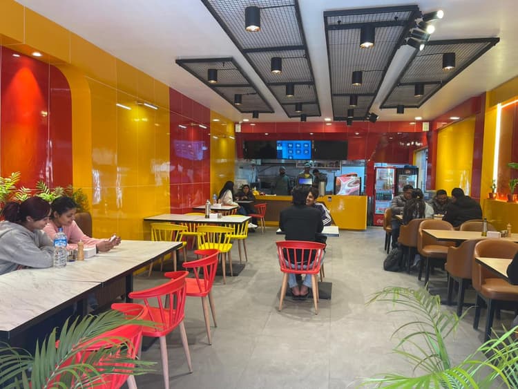 Best Pizza Place in Kathmandu – Cozy Dining at Tufani